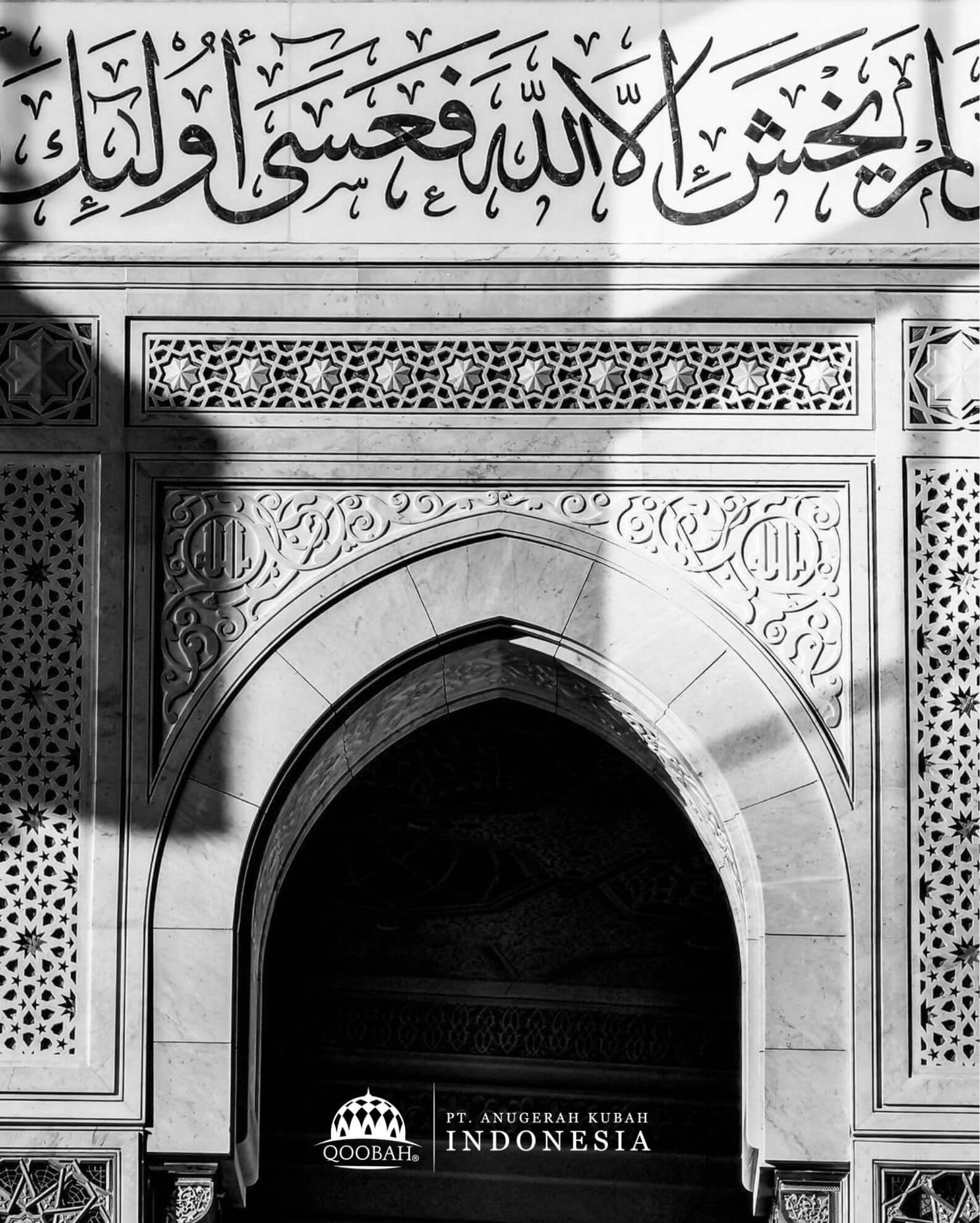 krawangan mihrab masjid
